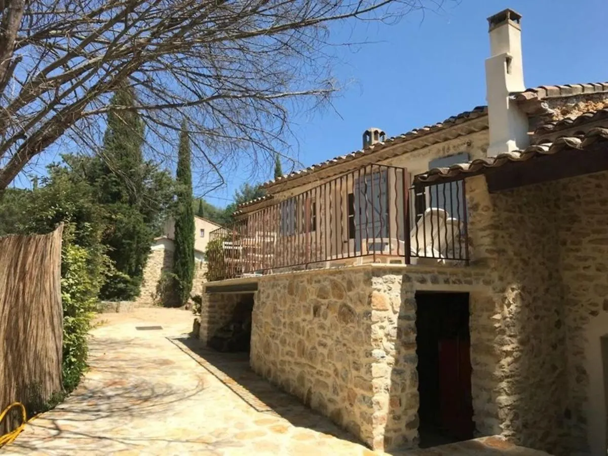 Family Apartment, 2-6 People, In Provenve contacts